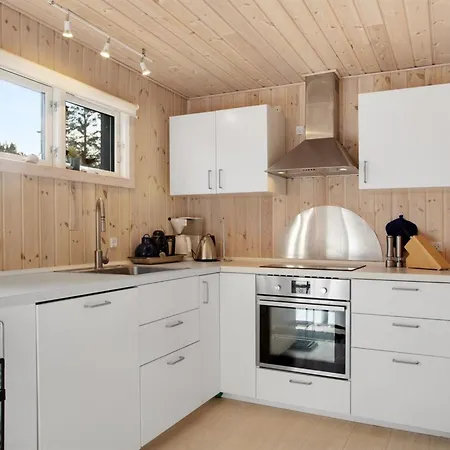 Holiday home Dwerg - 500m From The Sea In Ne Jutland By Interhome
